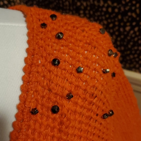 Orange sweater with beaded embellishments - Picture 2 of 3